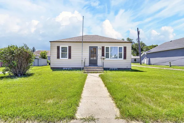$103,000 | 240 7th Street Northeast, Valley City, ND 58072