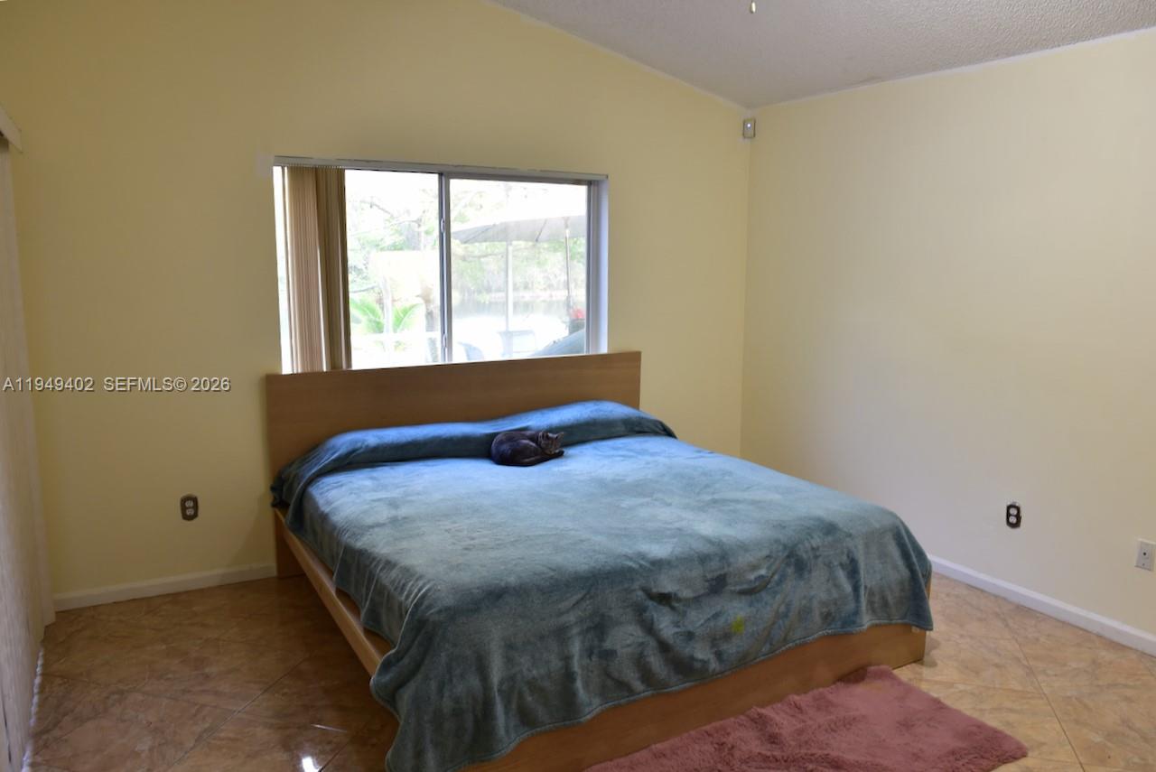 131 Southwest 178th Way Pembroke Pines, FL 33029 - Photo 11 of 32