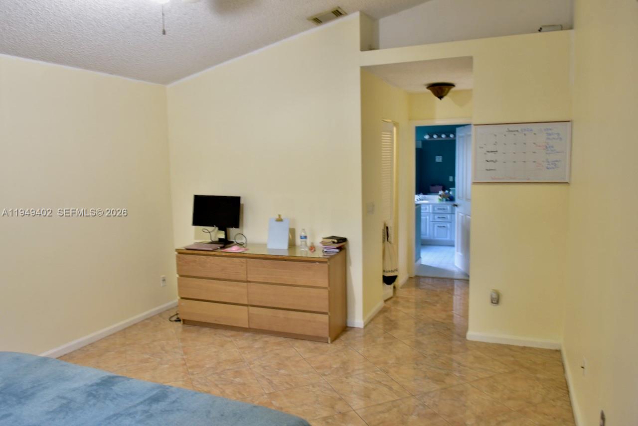 131 Southwest 178th Way Pembroke Pines, FL 33029 - Photo 14 of 32