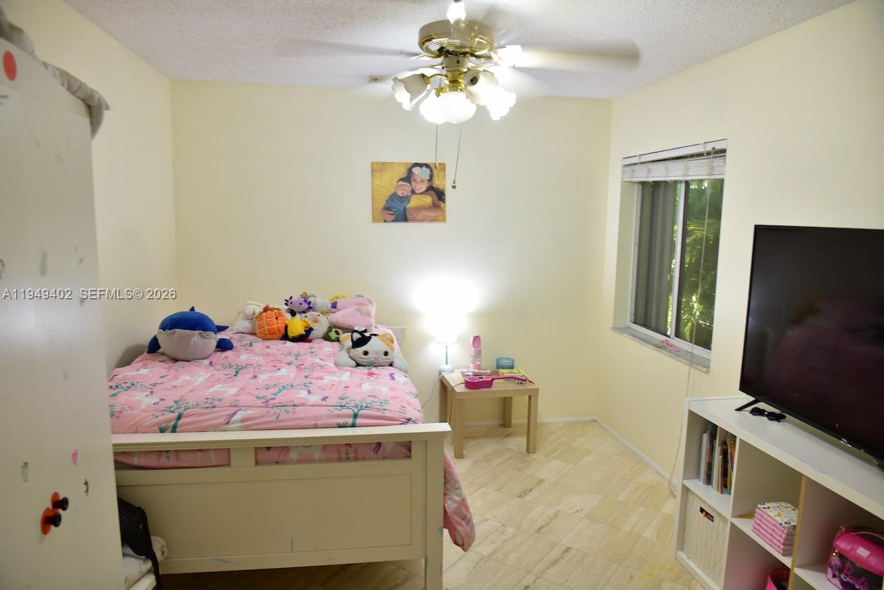 131 Southwest 178th Way Pembroke Pines, FL 33029 - Photo 20 of 32