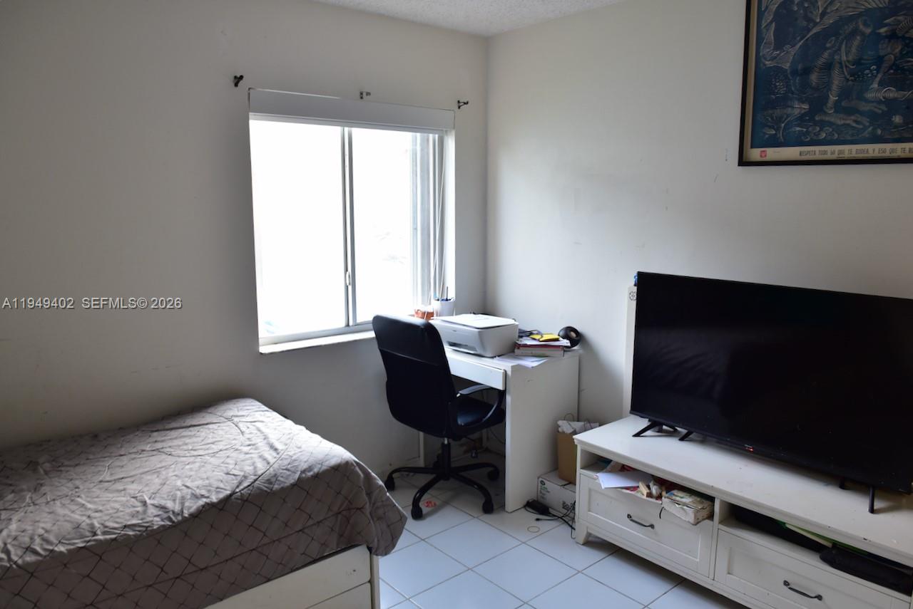 131 Southwest 178th Way Pembroke Pines, FL 33029 - Photo 25 of 32