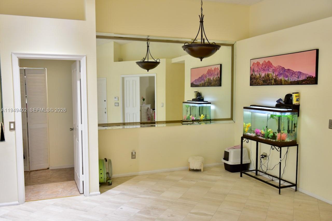 131 Southwest 178th Way Pembroke Pines, FL 33029 - Photo 3 of 32