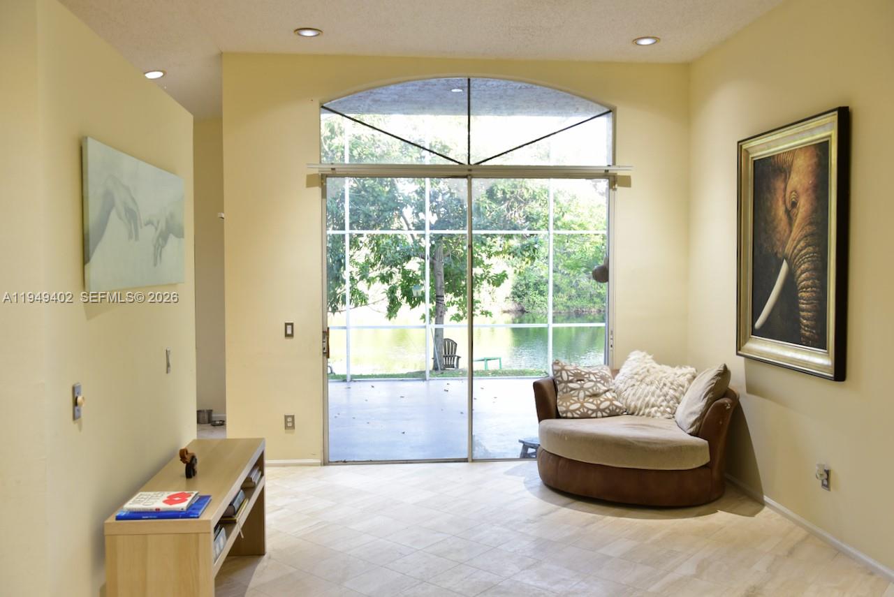 131 Southwest 178th Way Pembroke Pines, FL 33029 - Photo 4 of 32