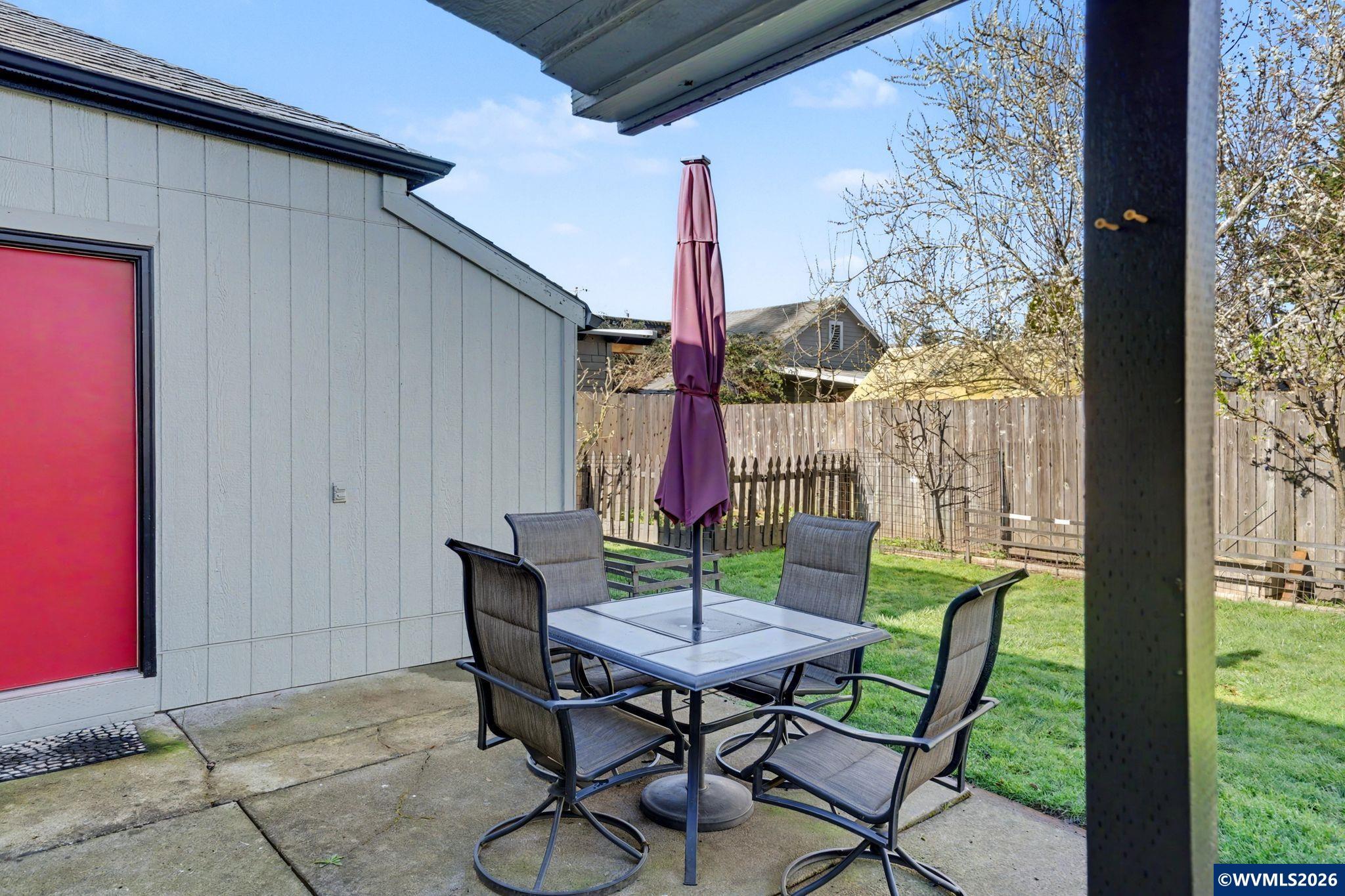 345 23rd Street Northeast Salem, OR 97301 - Photo 33 of 39