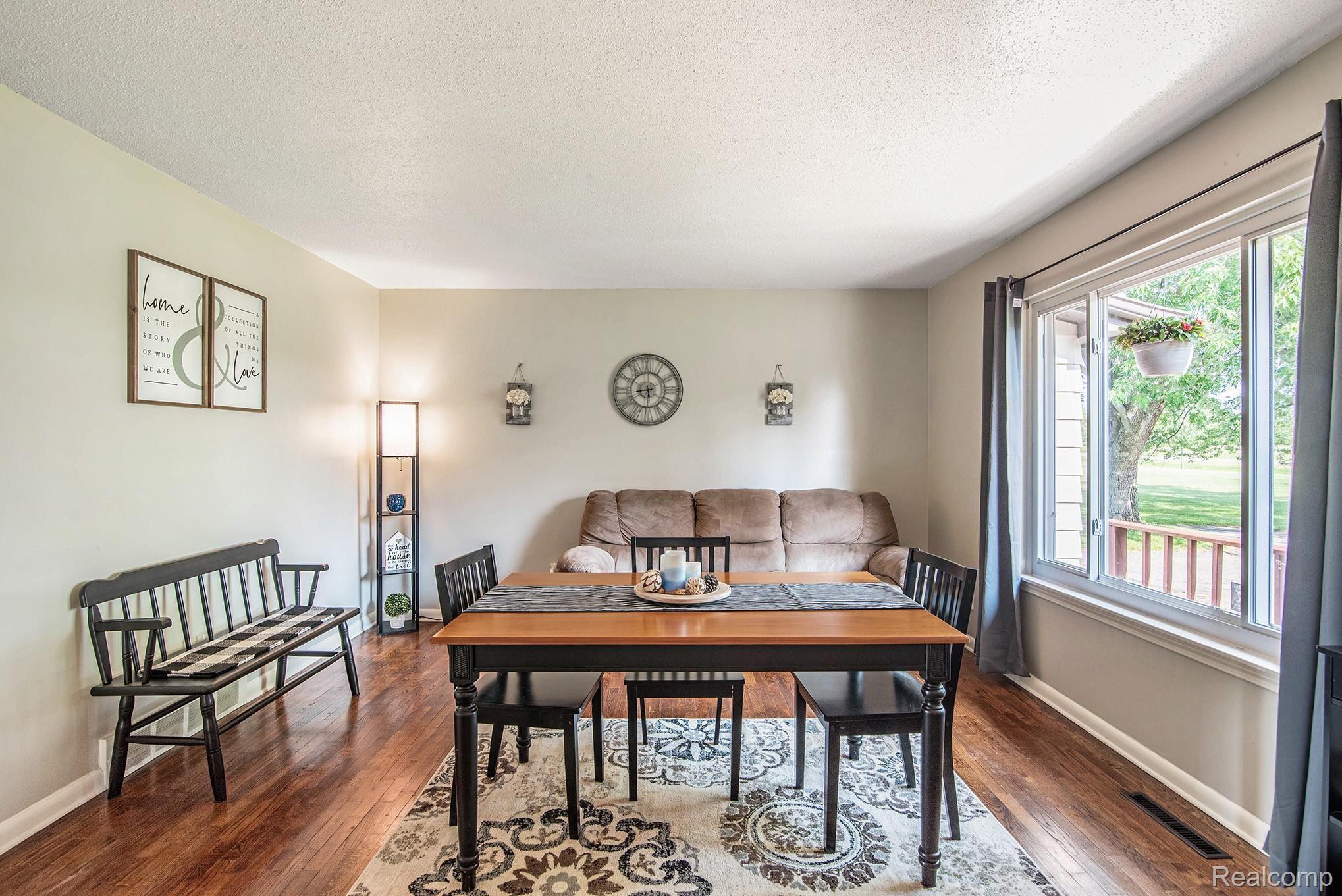 5294 Kelly Road Flint, MI 48504 - Photo 6 of 20 DSC_0335.jpg