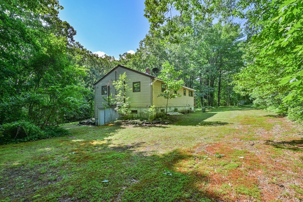 151 Baker Pond Road Dudley, MA 01571 - Photo 4 of 33