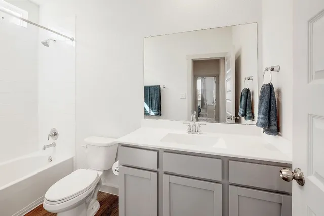 $400,000 | 228 Lavaca River Lane, Hutto, TX 78634