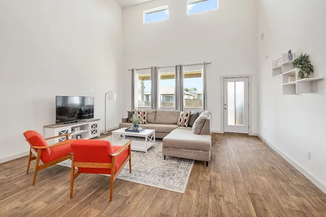 $400,000 | 228 Lavaca River Lane, Hutto, TX 78634