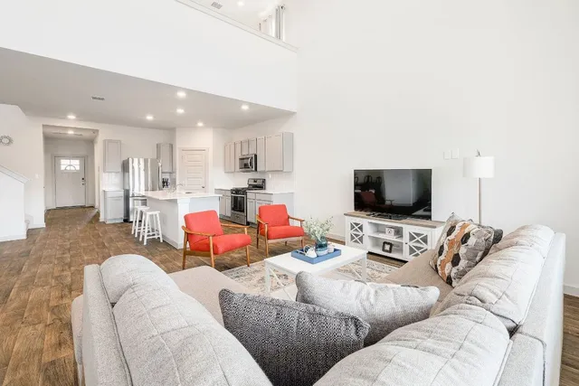 $400,000 | 228 Lavaca River Lane, Hutto, TX 78634