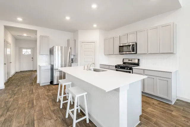 $400,000 | 228 Lavaca River Lane, Hutto, TX 78634