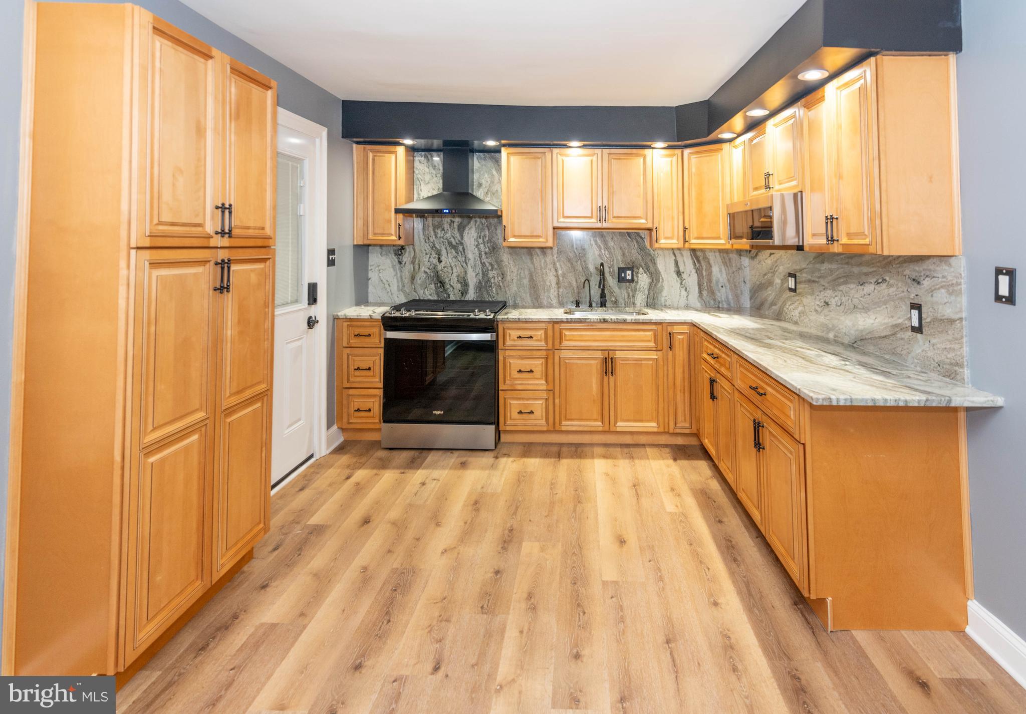 9744 Matzon Road Middle River, MD 21220 - Photo 10 of 60