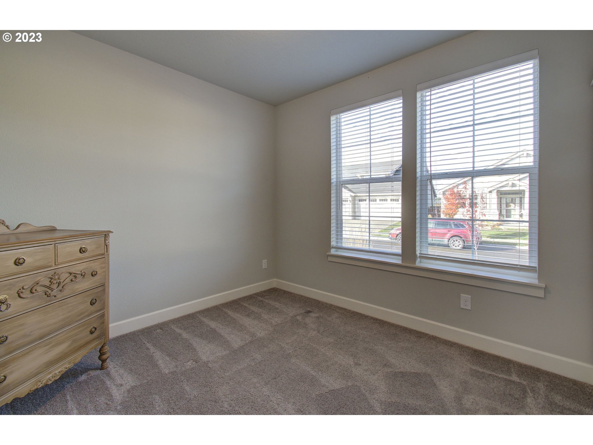 4823 South 16th Drive Ridgefield, WA 98642 - Photo 25 of 37 a view of an empty room with a window