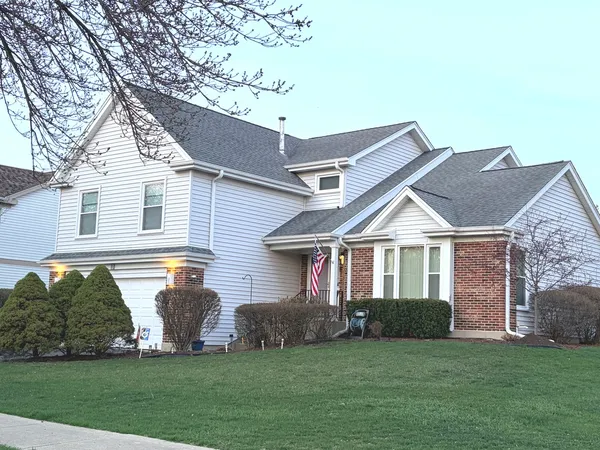 $614,900 | 10 Copperwood Drive, Buffalo Grove, IL 60089