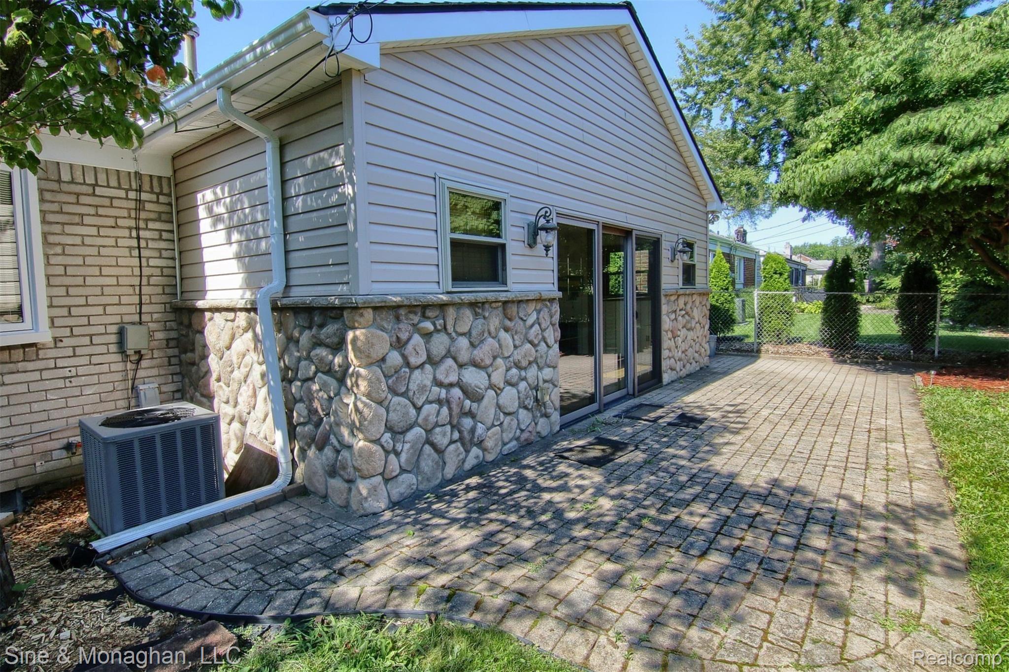 1536 Cook Road Grosse Pointe, MI 48236 - Photo 33 of 39 35-Patio.jpg