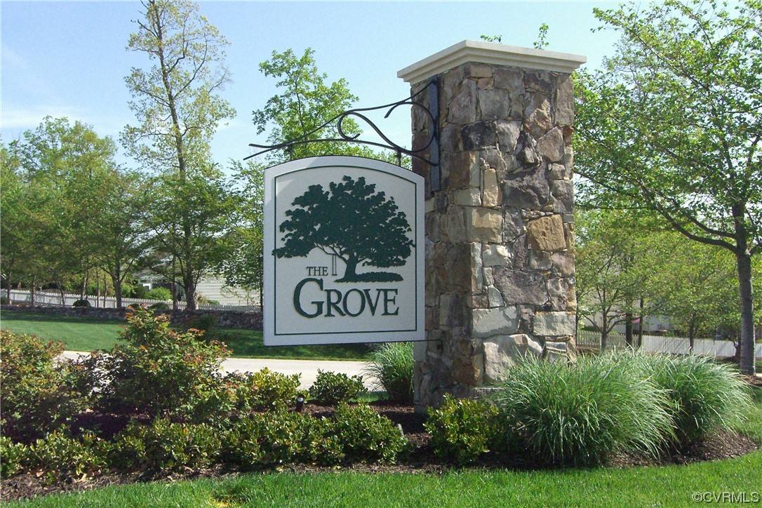 1024 Kingham Drive Midlothian, VA 23114 - Photo 41 of 41 a sign that is on the side of a road