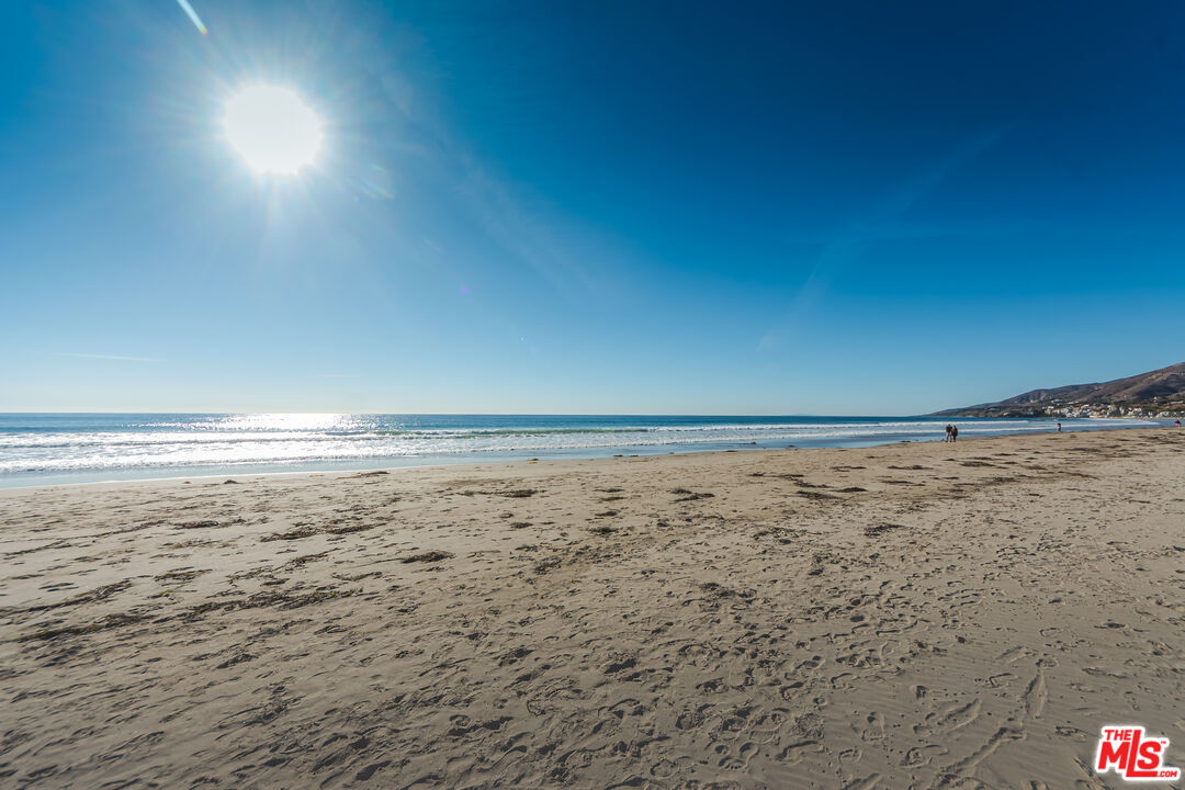 30760 Broad Beach Road Malibu, CA 90265 - Photo 41 of 41 a view of an empty room