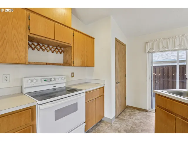 $359,000 | 1660 North 18th Street, Unit 20, Washougal, WA 98671