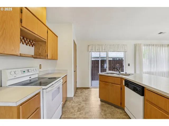 $359,000 | 1660 North 18th Street, Unit 20, Washougal, WA 98671