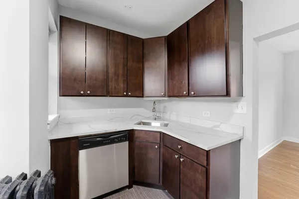 $1,895 | 1722 West Juneway Terrace, Unit 3B, Chicago, IL 60626
