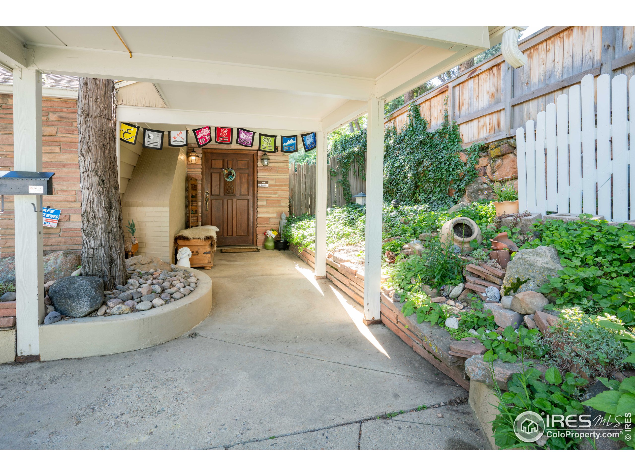 728 8th Street Boulder, CO 80302 - Photo 3 of 38
