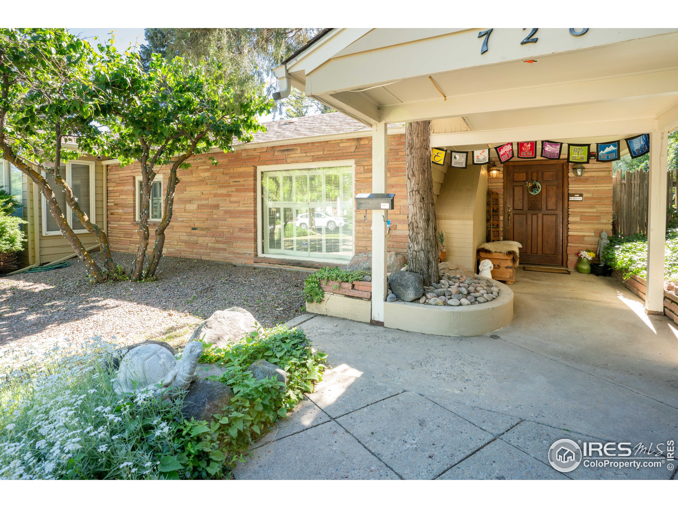 728 8th Street Boulder, CO 80302 - Photo 5 of 38