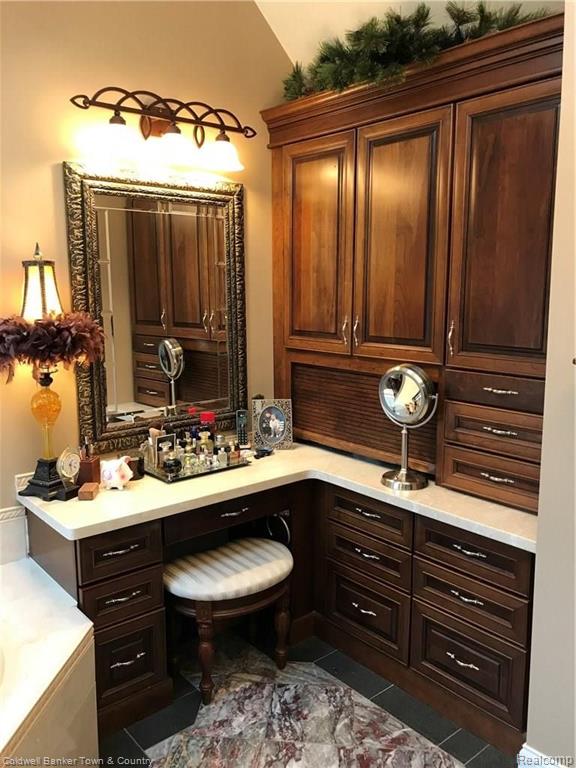 30072 Wicklow Road Farmington Hills, MI 48334 - Photo 29 of 47