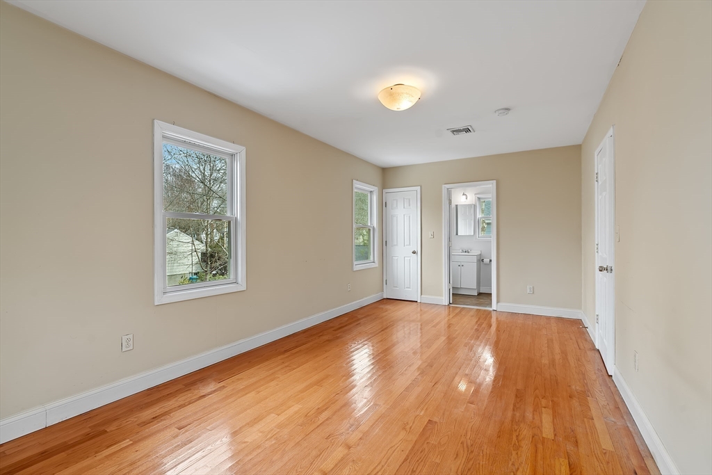 925 Worcester Street Wellesley, MA 02482 - Photo 14 of 21