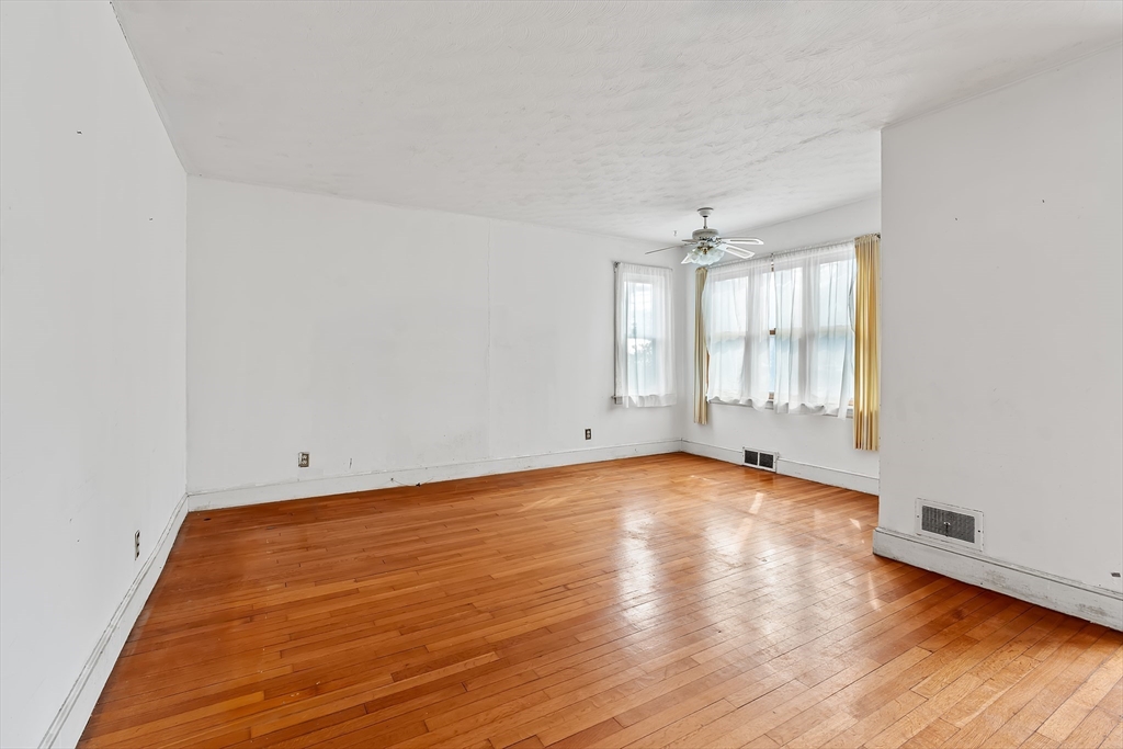 925 Worcester Street Wellesley, MA 02482 - Photo 3 of 21