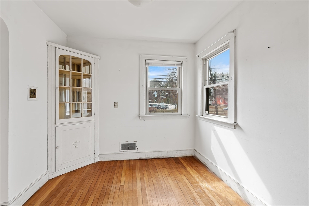 925 Worcester Street Wellesley, MA 02482 - Photo 6 of 21