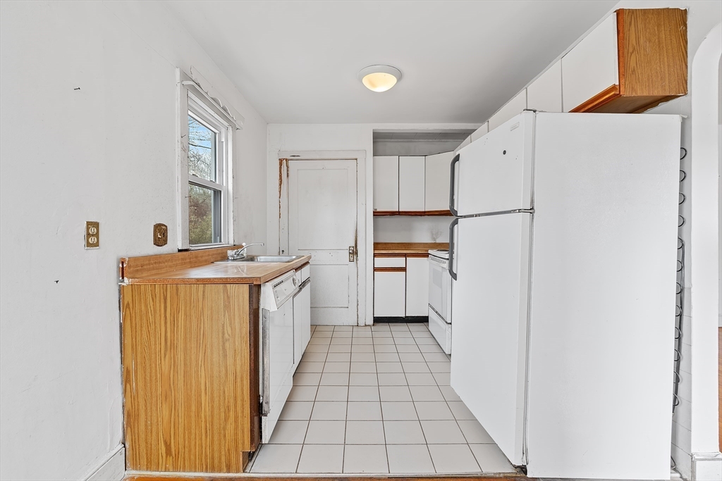 925 Worcester Street Wellesley, MA 02482 - Photo 7 of 21