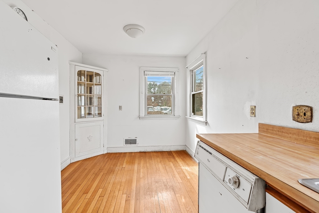 925 Worcester Street Wellesley, MA 02482 - Photo 8 of 21