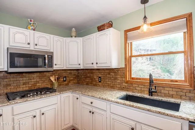 $595,000 | 6217 Old Walland Highway, Walland, TN 37886