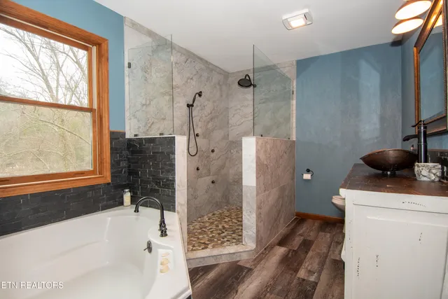 $595,000 | 6217 Old Walland Highway, Walland, TN 37886