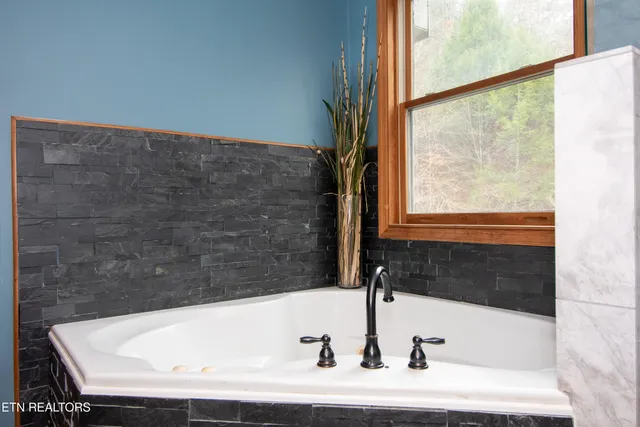 $595,000 | 6217 Old Walland Highway, Walland, TN 37886