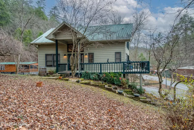 $595,000 | 6217 Old Walland Highway, Walland, TN 37886