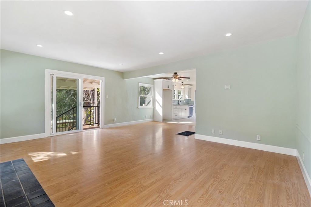 9817 Commerce Tujunga, CA 91042 - Photo 12 of 26