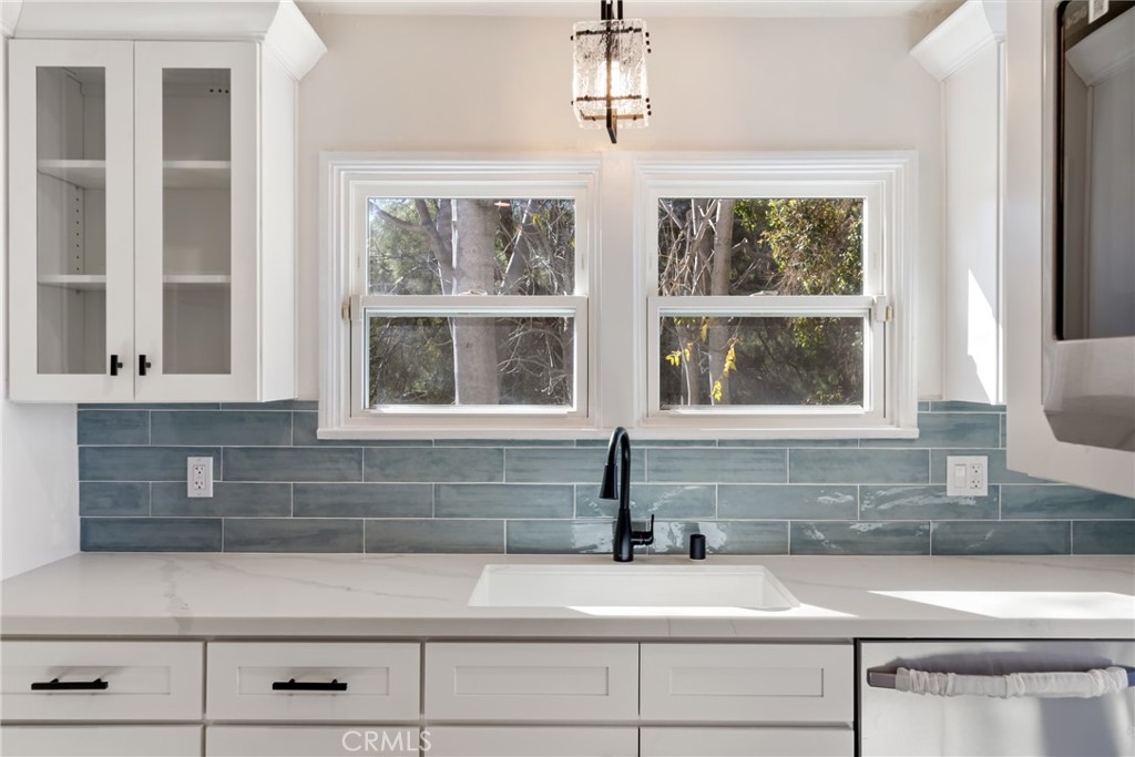 9817 Commerce Tujunga, CA 91042 - Photo 14 of 26