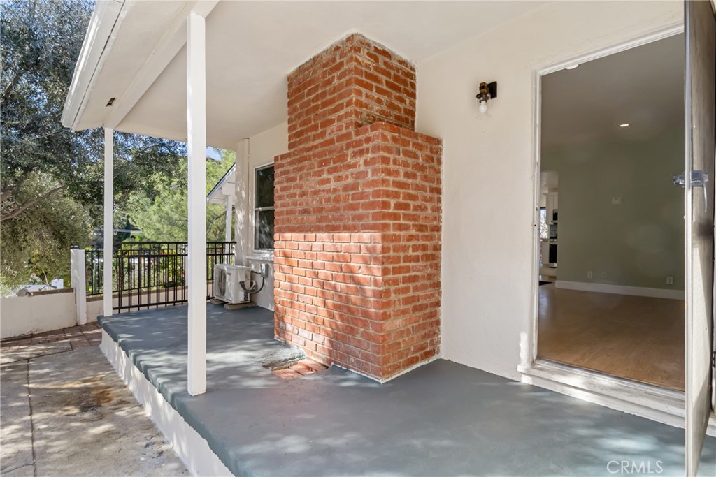 9817 Commerce Tujunga, CA 91042 - Photo 3 of 26