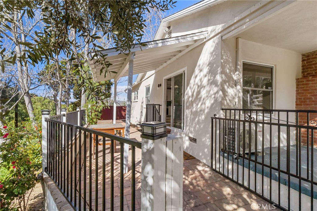 9817 Commerce Tujunga, CA 91042 - Photo 4 of 26