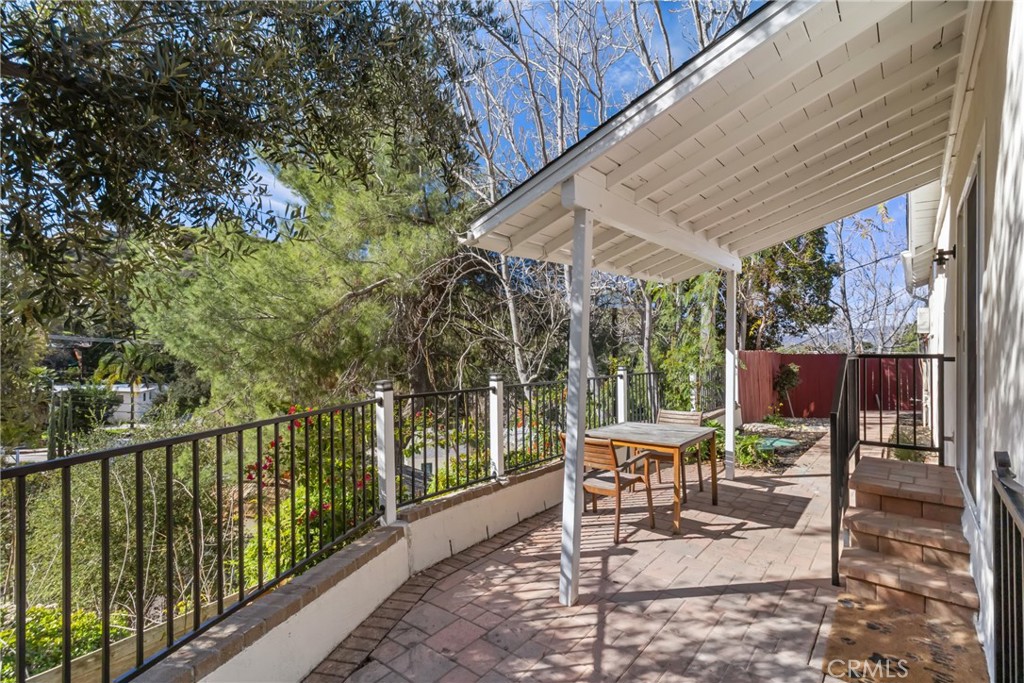 9817 Commerce Tujunga, CA 91042 - Photo 5 of 26