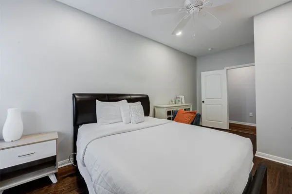 $3,095 | 921 Kern Street, Houston, TX 77009