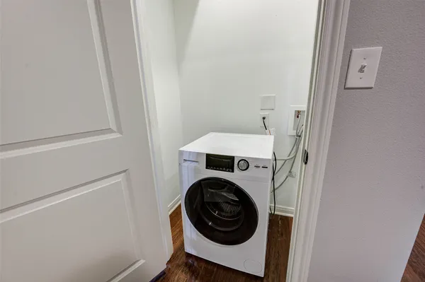 $3,095 | 921 Kern Street, Houston, TX 77009