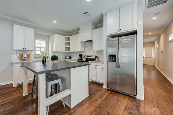 $3,095 | 921 Kern Street, Houston, TX 77009