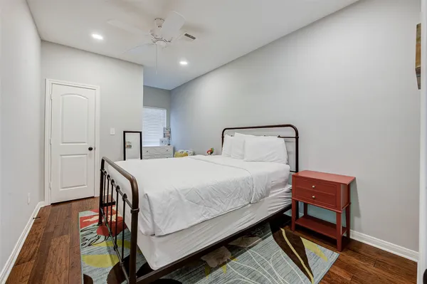 $3,095 | 921 Kern Street, Houston, TX 77009