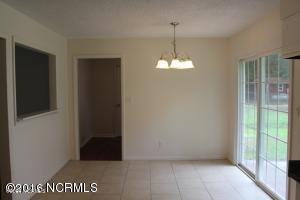 208 Pine Dale Road Havelock, NC 28532 - Photo 8 of 27 208 Pine Dale Rd Dining area