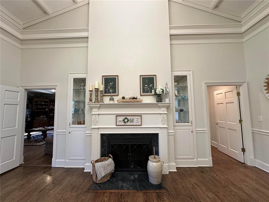 708 East Main Street Wauchula, FL 33873 - Photo 10 of 82 a living room with furniture and a fireplace