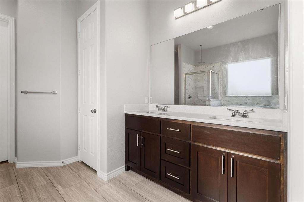 808 East 6th Street Bonham, TX 75418 - Photo 14 of 27