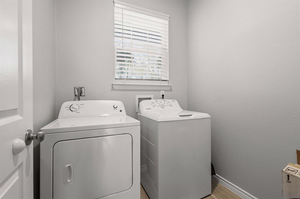 808 East 6th Street Bonham, TX 75418 - Photo 24 of 27