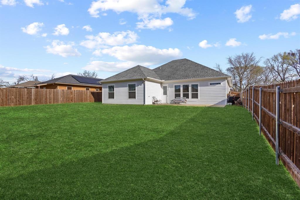 808 East 6th Street Bonham, TX 75418 - Photo 26 of 27