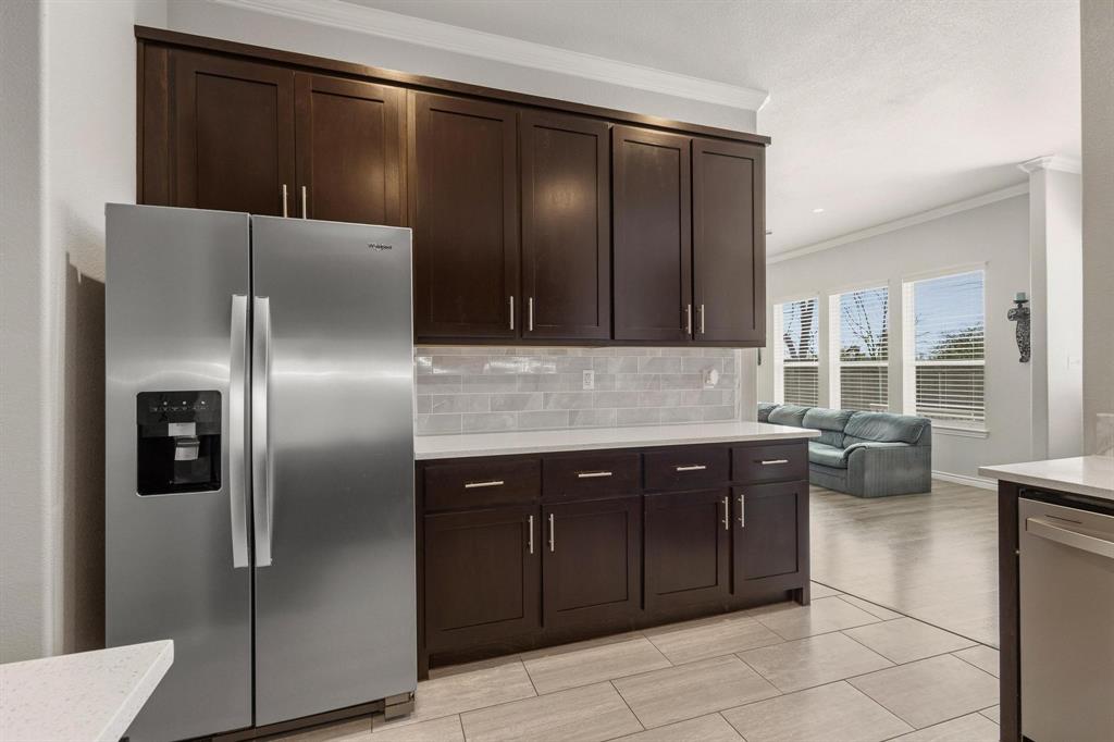 808 East 6th Street Bonham, TX 75418 - Photo 5 of 27